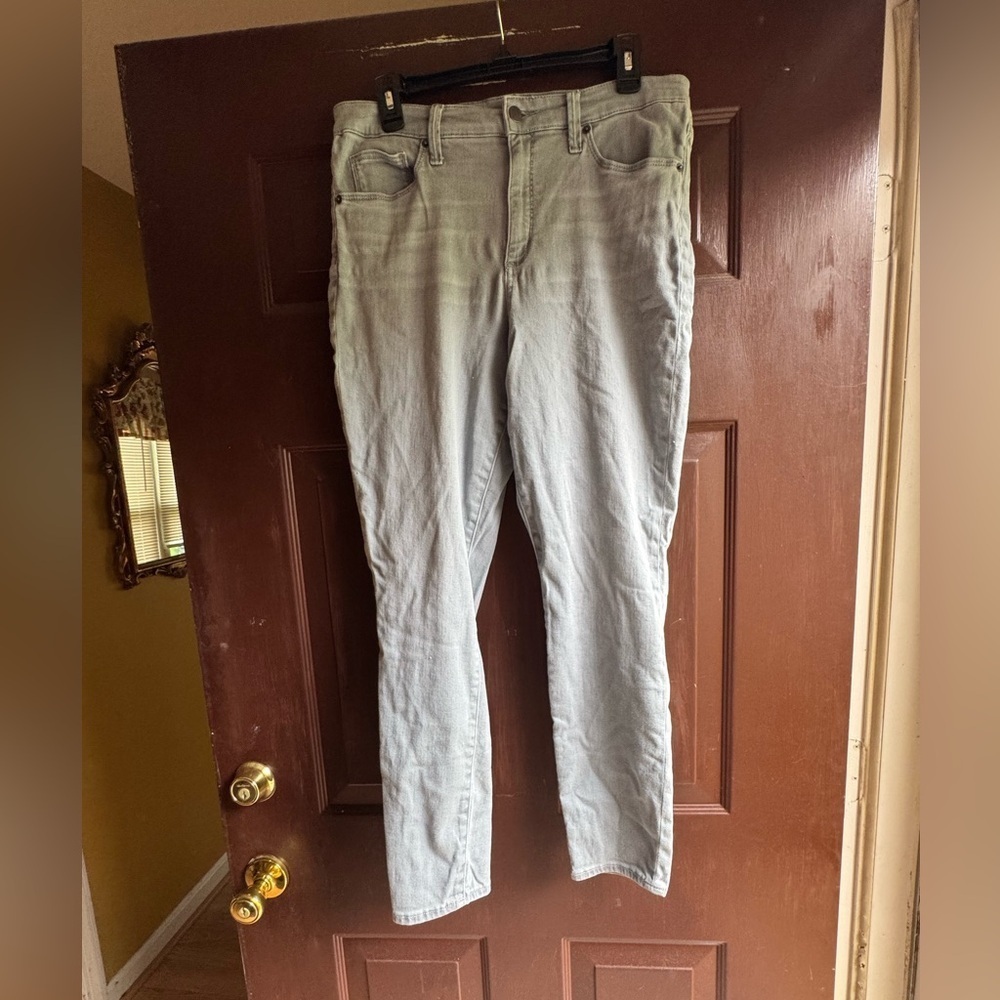 Universal Thread Jeans Size 14R/32 Light Wash